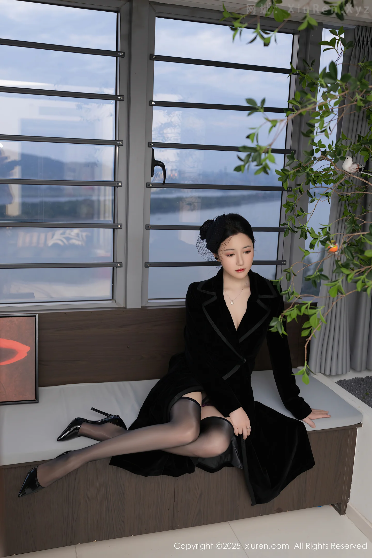 图片[3]-[XiuRen秀人网]VOL.10564 模特鱼子酱Fish性感黑色情趣内衣配黑丝吊袜秀曼妙身姿诱惑写真80P-秀人网官方网站